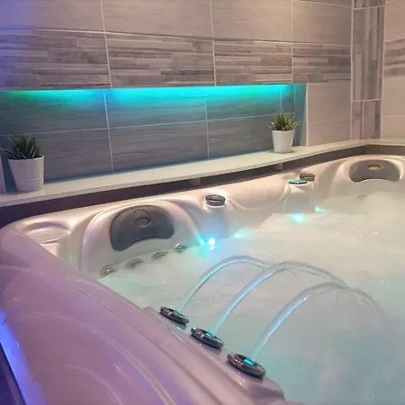 아파트 A L'ombre Du Lilas Ii - Terrasse - Possibilite Privatif Et Piscine 에피날