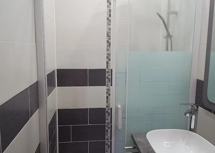 A L'ombre Du Lilas Ii - Terrasse - Possibilite Privatif Et Piscine 에피날